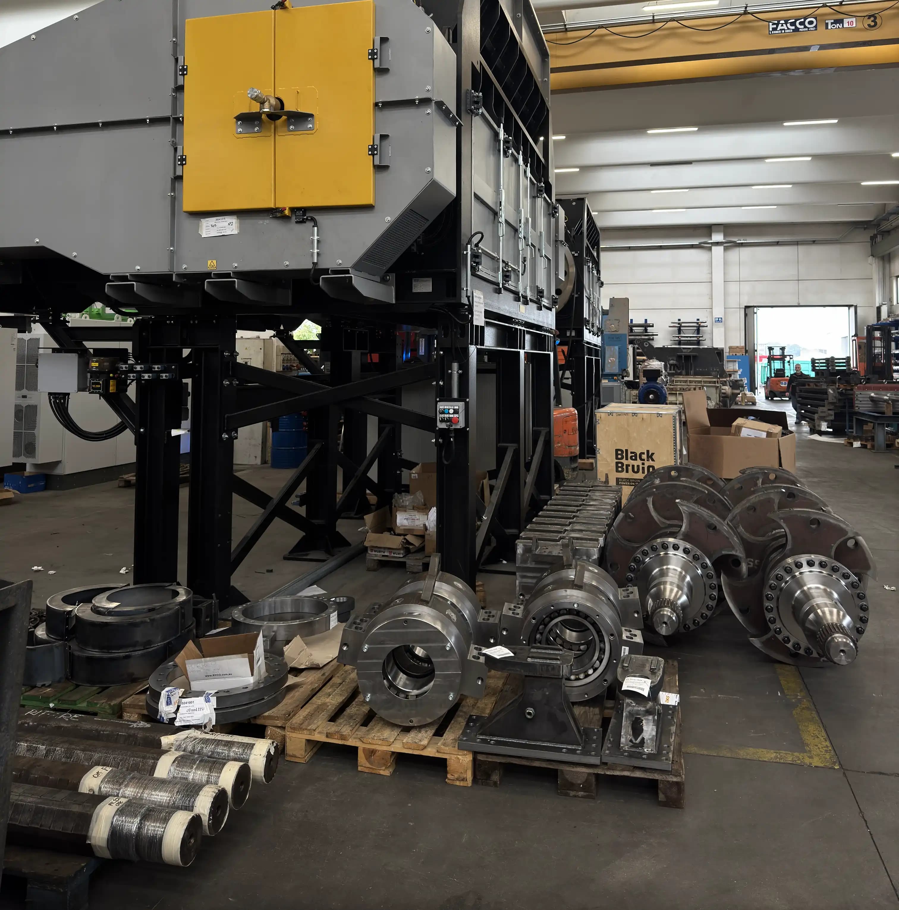 Equipo industrial y componentes mecanizados en Italia